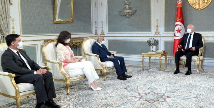 Kays Said: "Bazı yetkililer Tunus’a gelen dış yardımları yurtdışındaki varlıklarına aktardı"