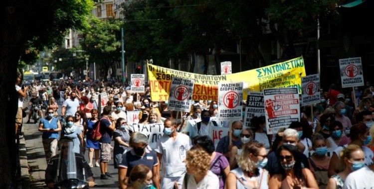 Yunanistan’da sağlık çalışanları hükümet karşıtı protesto düzenledi