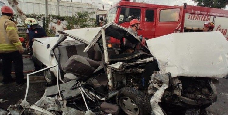 Florya’da otomobil ile minibüs çarpıştı: 4 yaralı