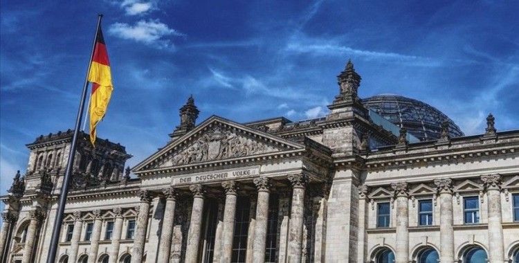 Alman mahkemesi, makinistlerin grevinin durdurulması talebini reddetti