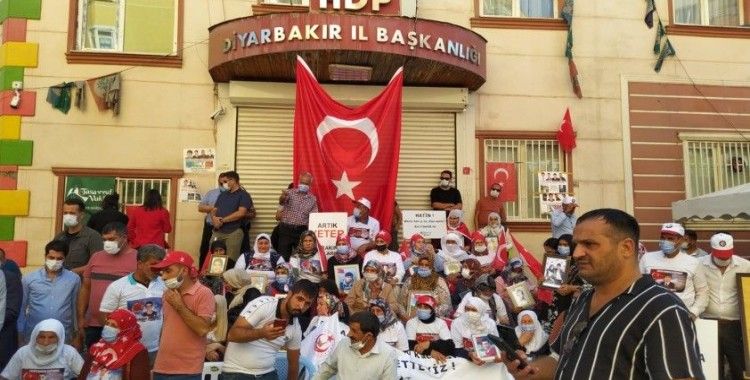 Diyarbakır HDP önündeki ailelerin nöbeti 3. yılında
