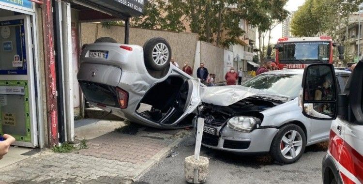 Kadıköy’de otomobil takla attı, anne ve kızı yaralandı