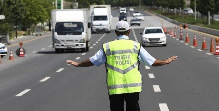 Boğaziçi Triatlonu nedeniyle pazar günü İstanbul'da bazı yollar trafiğe kapatılacak