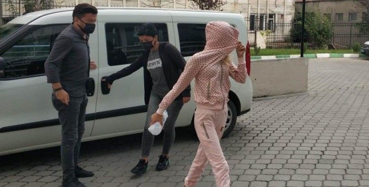 Kadın hırsızlar emniyet müdürünün evinden 80 bin lira çaldı