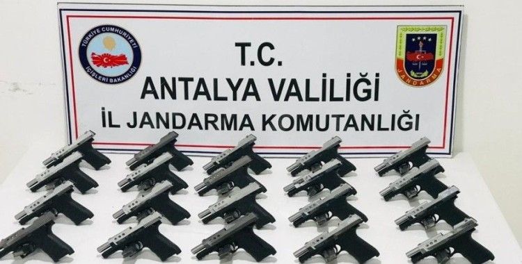 Manavgat’ta kaçak silah operasyonu: 2 gözaltı