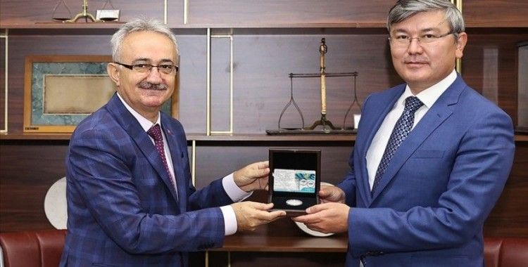 Kazakistan Bağımsızlığı'nın 30. Yılı Hatıra Parası İstanbul'da tanıtıldı