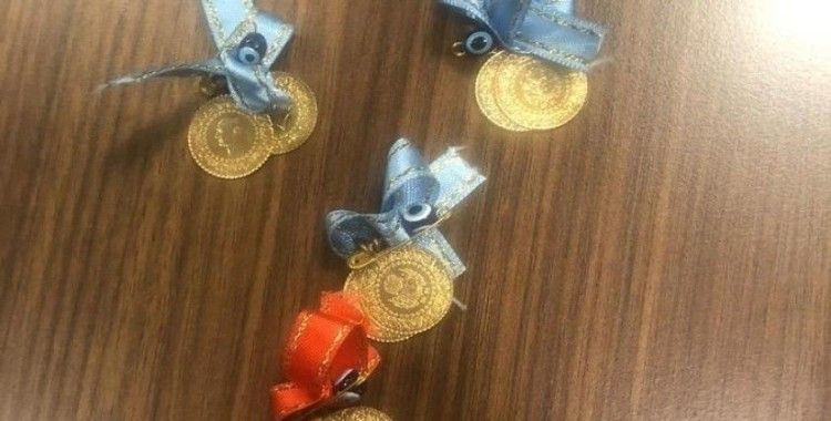 Bağcılar’da kuyumcuya sahte altın satmaya çalışan 5 şüpheli yakalandı