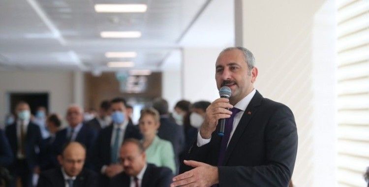Abdulhamit Gül: 'Sözleşmeli arkadaşlarımızın kadroya geçmesi birinci meselemiz'