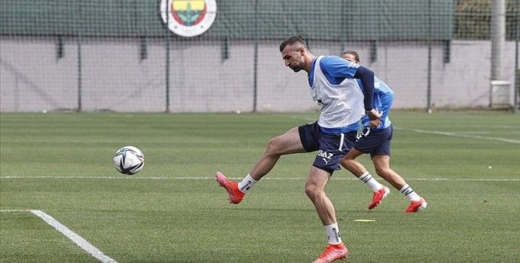 Fenerbahçe'de Serdar Dursun takımla çalışmalara başladı