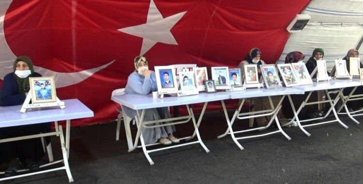 Evlat nöbetindeki anne, kaçırılan oğlu için HDP’yi işaret etti
