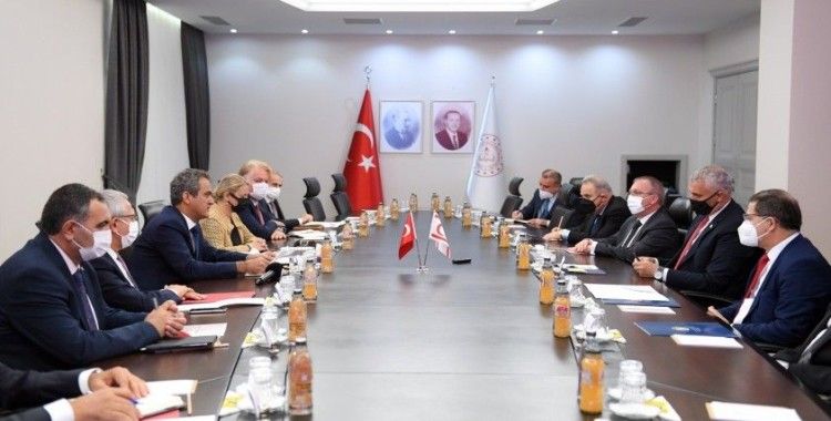 Bakan Özer, KKTC Eğitim ve Kültür Bakanı Amcaoğlu'nu ağırladı