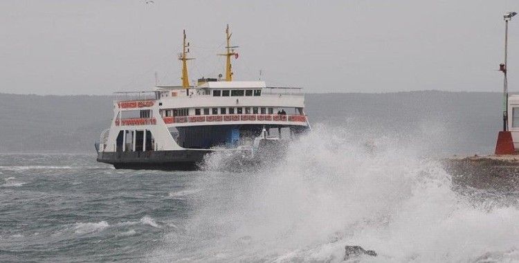 Marmara Denizi'nde ulaşıma poyraz engeli