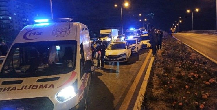 Başkent’te zincirleme kazada 4, kaza sonrası çıkan kavgada 3 kişi yaralandı