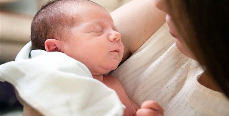 Bebeklerin 'ilk aşısı' anne sütü Kovid-19'a karşı da koruyor