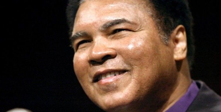 Ünlü boksör Muhammed Ali'nin çizimleri yaklaşık 1 milyon dolara satıldı