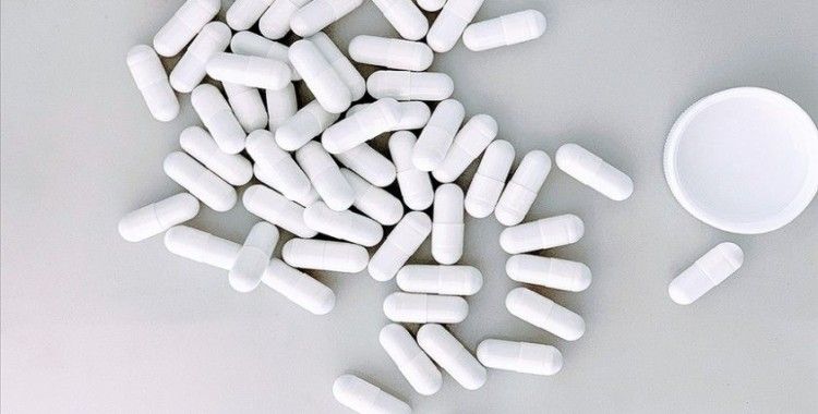 Amerikalı firma Kovid-19 ilacını maliyetinin 40 katına satmak istediği için eleştiriliyor