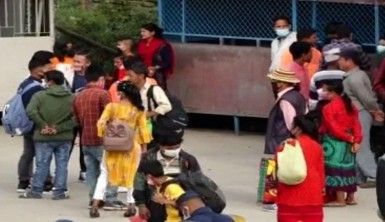 Nepal'de 2 haftalık festivalde başkentten şehir dışına insan akını başladı