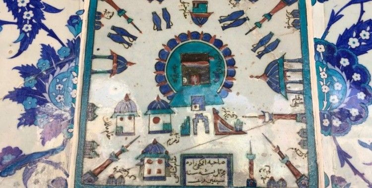 Rüstem Paşa Camii'nde bulunan 400 yıllık Kabe tasvirli çini pano