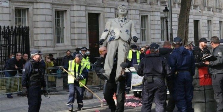 Greenpeace üyeleri Londra'da eylem yaptı