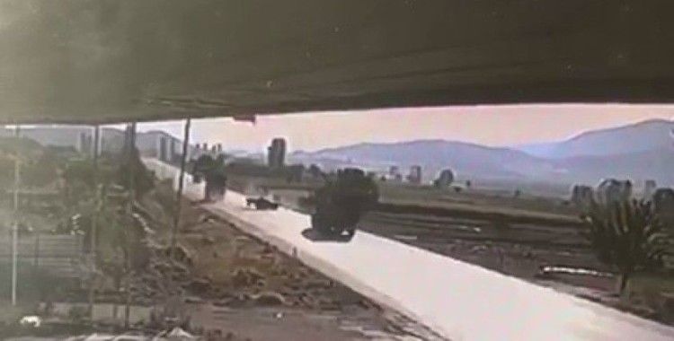 Burdur’da tırla, traktörün çarpıştığı kaza anı güvenlik kamerasında