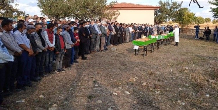 Afyon’daki kahreden kazada hayatını kaybeden öğrenciler için toplu cenaze namazı
