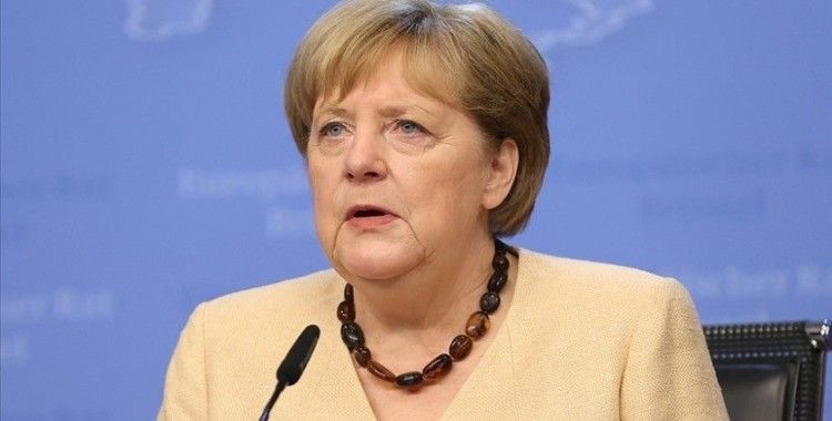 Merkel, Türkiye'nin yasa dışı göçle mücadelede merkezi rol oynadığını söyledi