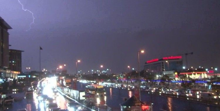 İstanbul’da sağanak yağış etkili oldu