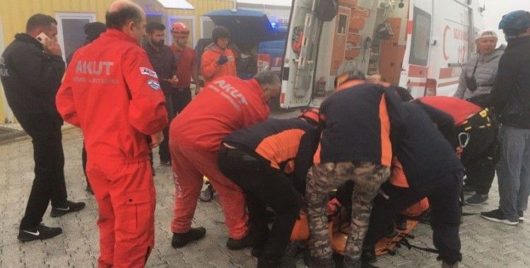 Fethiye’de kayalıklara düşen Rus paraşütçü kurtarıldı