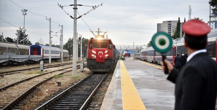 Bakü-Tiflis-Kars Demir Yolu'ndaki 'yapısal engeller' kalkacak, yük taşımacılığı artacak