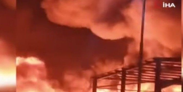 Mısır’da kimya fabrikasında büyük yangın