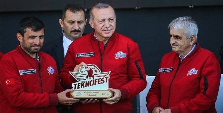 Cumhurbaşkanı Erdoğan: Özdemir Bayraktar'ın milletimize yaptığı eşsiz hizmetler asla unutulmayacak