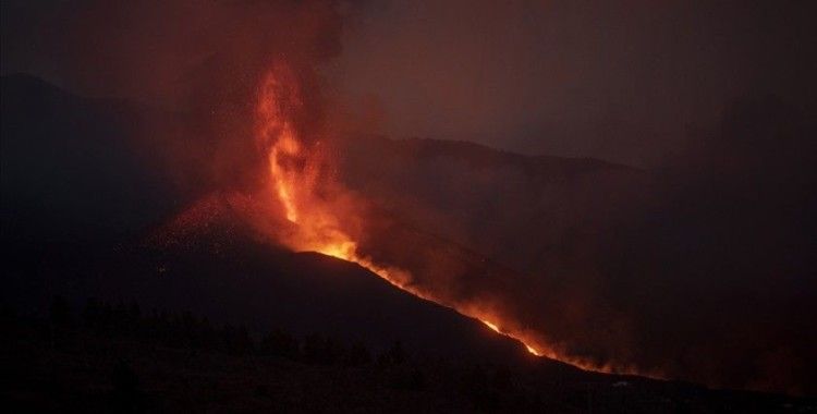 La Palma Adası'ndaki volkan bir ayda 85 milyon metreküp lav püskürttü