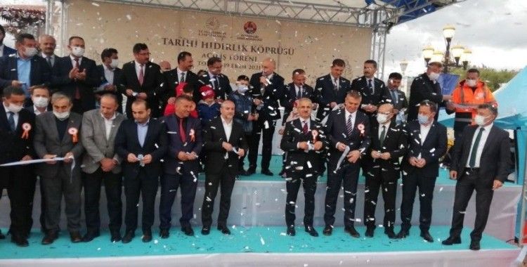 Ulaştırma ve Altyapı Bakanı Karaismailoğlu: "395 tarihi köprü restore edildi"