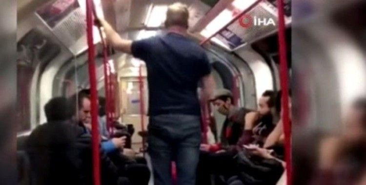 Metroda Asyalı kadına saldırmaya çalışan adama yolcular müdahale etti