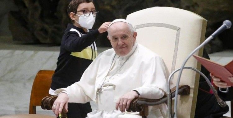 Papa Francis’e 10 yaşındaki çocuktan sevgi gösterisi