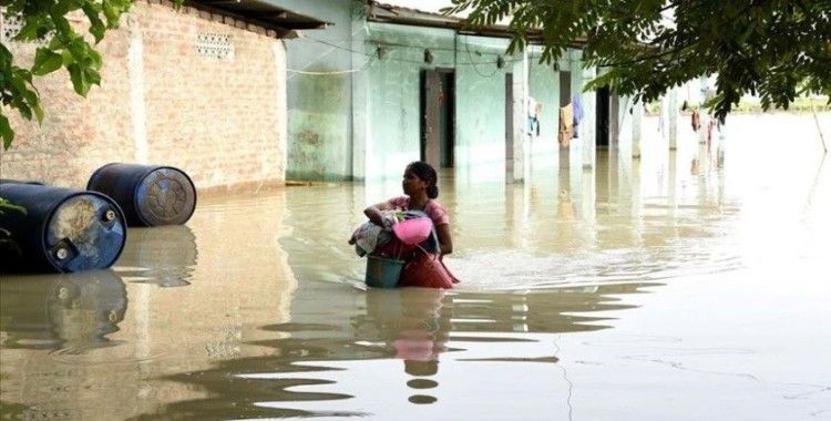 Hindistan'ın güneyi ve kuzeyindeki sel felaketinde 85 kişi öldü