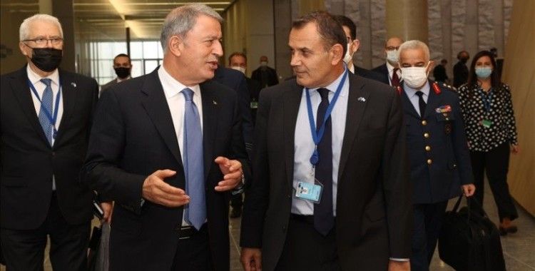 Milli Savunma Bakanı Akar'dan Yunan heyete Türkiye daveti