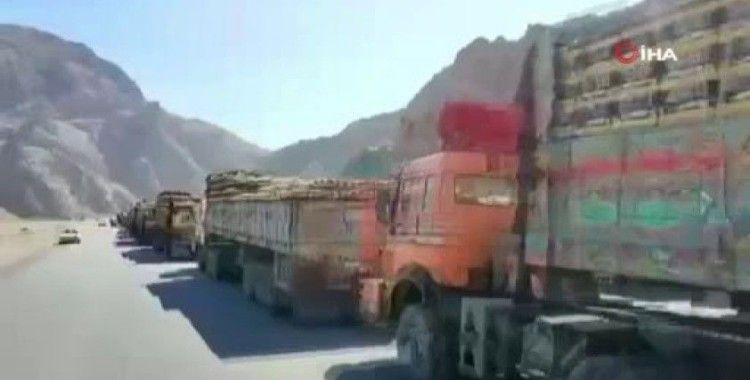 Afganistan-Pakistan sınırında uzun tır kuyrukları oluştu
