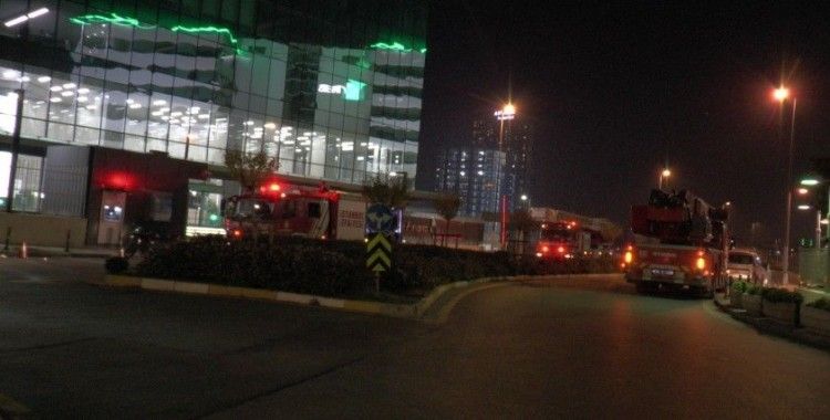 Ümraniye'de 24. katta işçi kurtarma operasyonu