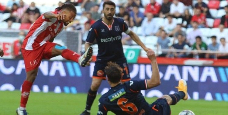 Süper Lig: FT Antalyaspor: 1 - Başakşehir: 2 (Maç sonucu)