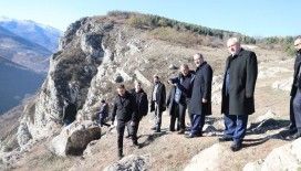 Diyanet İşleri Başkan Erbaş, Azerbaycan’ın işgalden kurtarılan topraklarında şehitler için dua etti