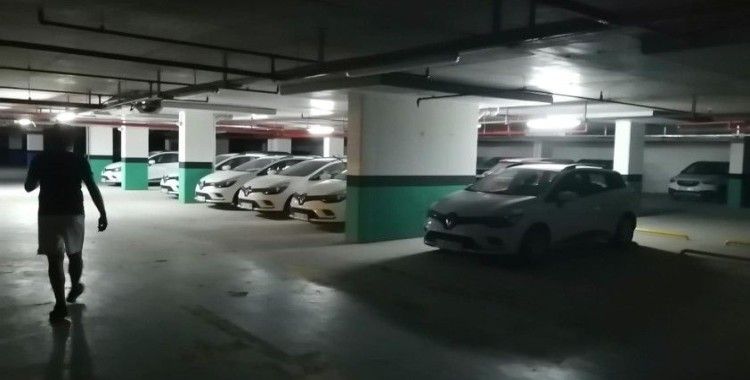 Sıfır otolar rezidansların otoparklarında stoklanıyor