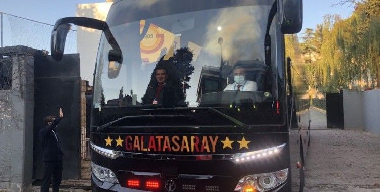 Galatasaray derbi için yola çıktı