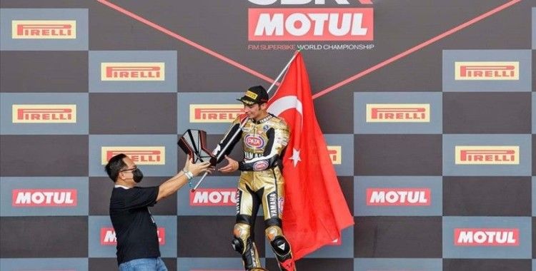 Dünya şampiyonu Toprak Razgatlıoğlu'nun altın renkli yarış tulumunun hikayesi