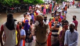 Hindistan'da son 24 saatte 1,5 yılın en düşük Kovid-19 vaka sayısı kaydedildi