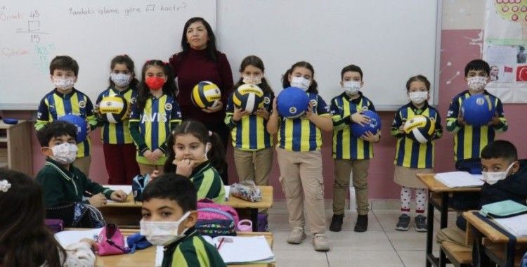 Fenerbahçe’ye mektup yollayan öğrencilere Başkan Ali Koç’tan jest