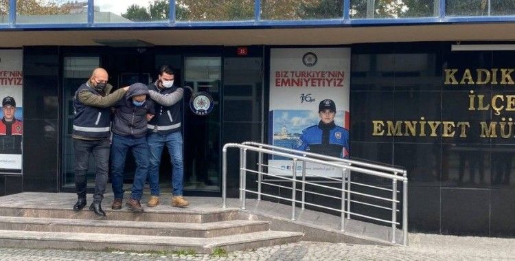 Kadıköy metrosundaki bıçaklı saldırgan adliyeye sevk edildi