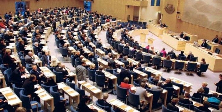 İsveç'te pazartesi günü azınlık hükümeti için oylama yapılacak
