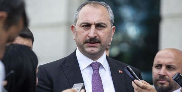 Adalet Bakanı Gül: 'Şiddete karşı duruşuyla, vicdanlara tercüman olan yargı mensuplarını tebrik ediyorum'