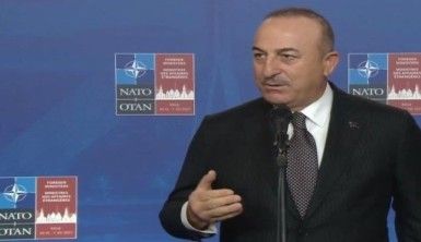 Bakan Çavuşoğlu'ndan Rusya ve Ukrayna'ya sükunet çağrısı
